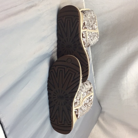 Ugg Gold Sequin Boots Sz. 6 s/n 3353 - Picture 8 of 10